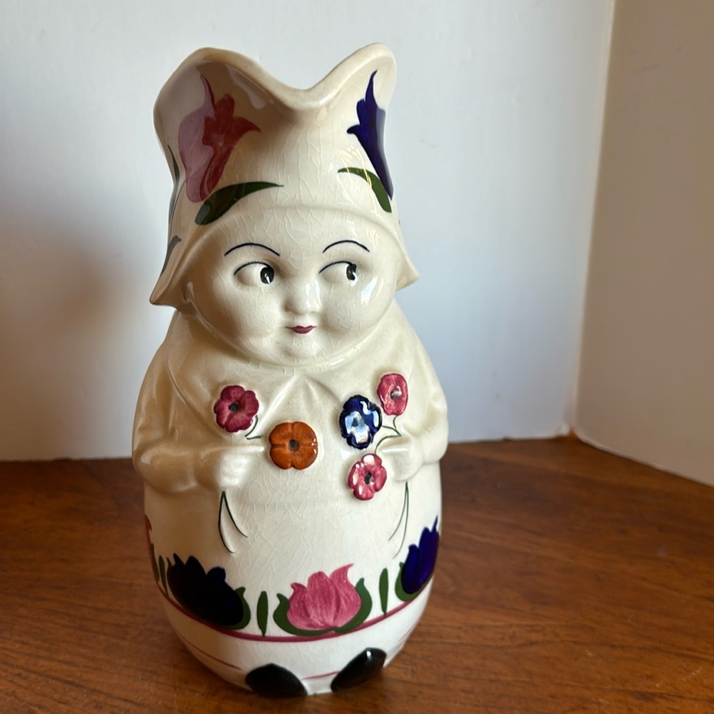 1930’s Blue Ridge Southern Potteries, Inc. hand painted Bashful Betsy tulip jug